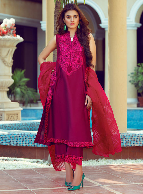 Zainab Chottani  Zainab Chottani International